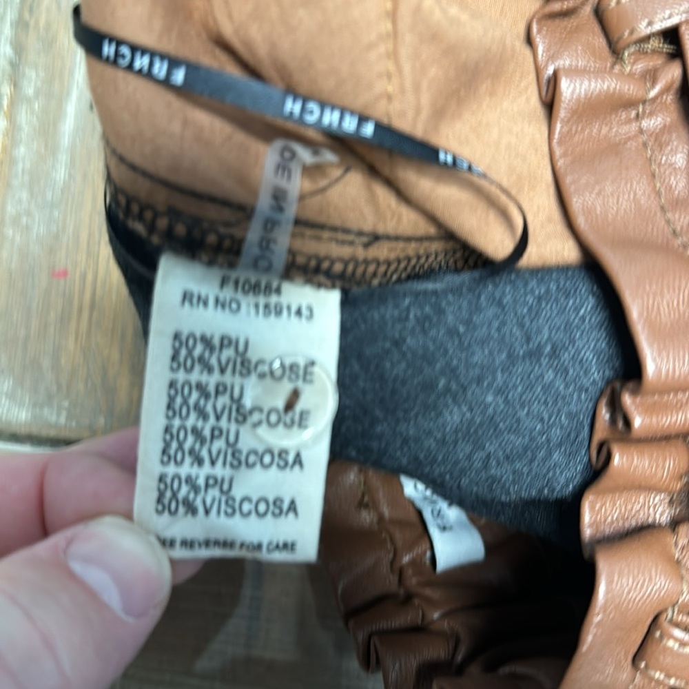 NWT FRNCH FEAUX LEATHER SHORTS SIZE SMALL DINA - Picture 6 of 8